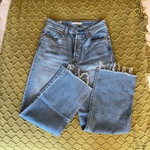 Levi’s Ribcage Straight Ankle Jeans